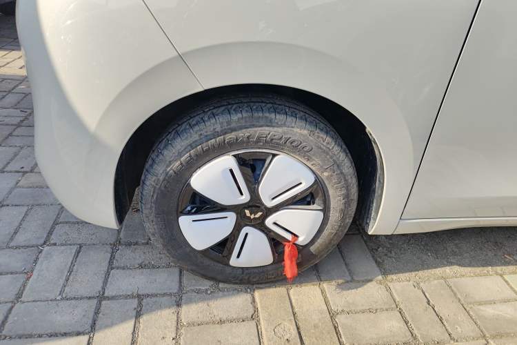 Used Wuling Hongguang MINIEV 2025 Four-Door Version Advanced Edition
