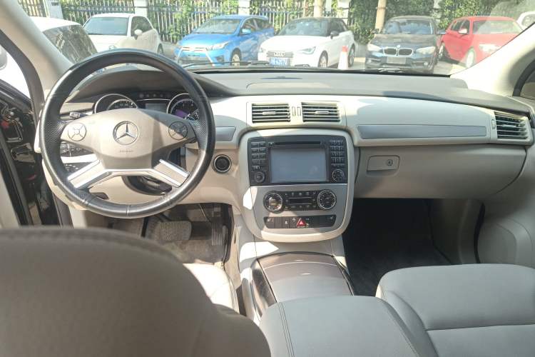 Used Mercedes-Benz R-Class 2011 R 300 L Business Model