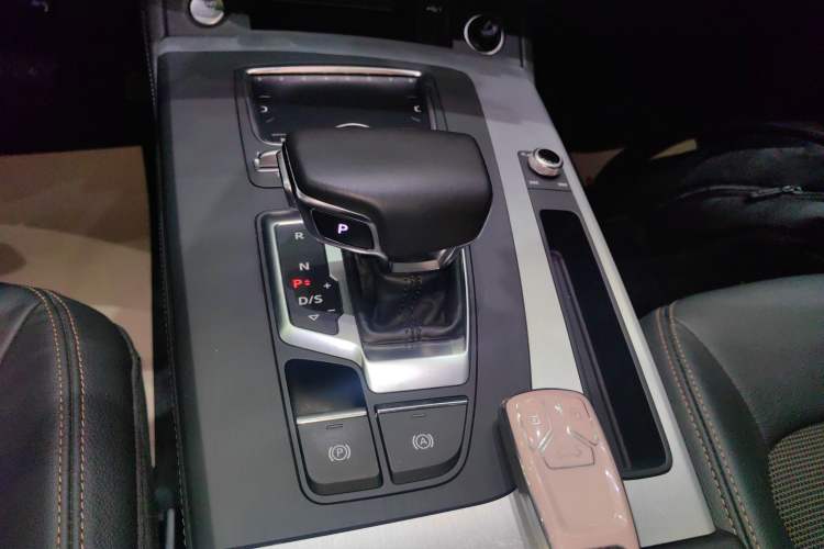 Used Audi Q5L 2018 40 TFSI Prestige Fashion Edition China VI
