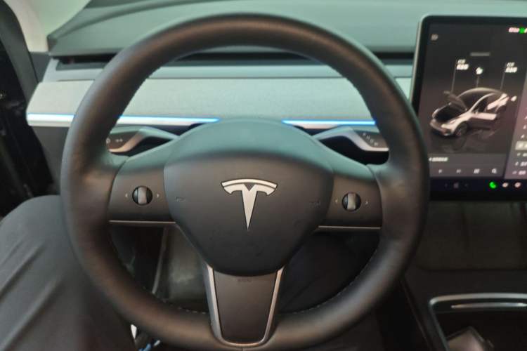 Used Tesla Model Y 2023 Rear-Wheel-Drive Version
