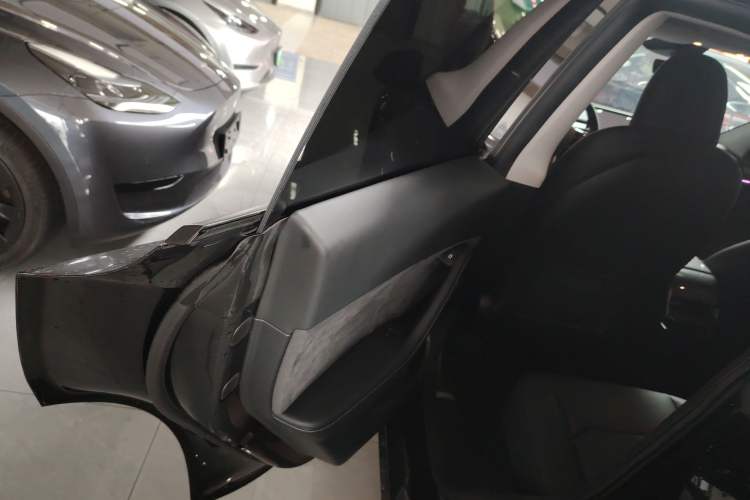 Used Tesla Model Y 2024 Rear-Wheel-Drive Version
