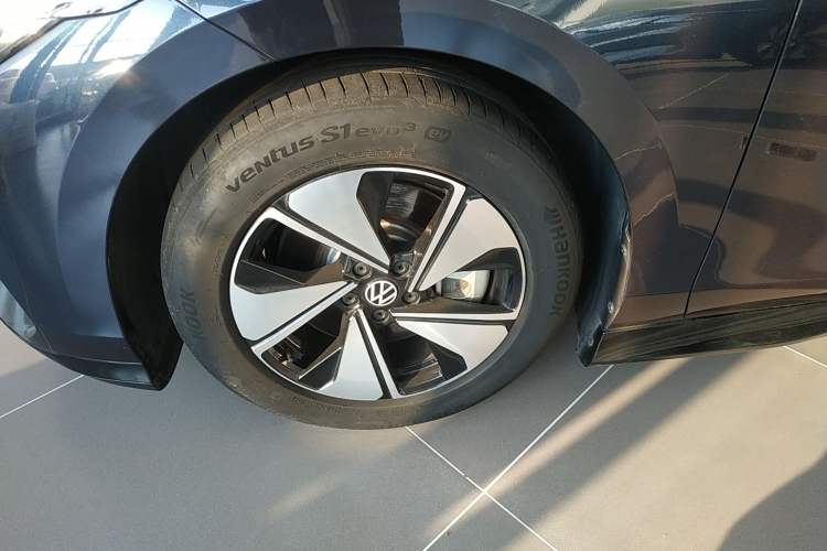 Used Volkswagen ID.7 VIZZION 2024 AIR model
