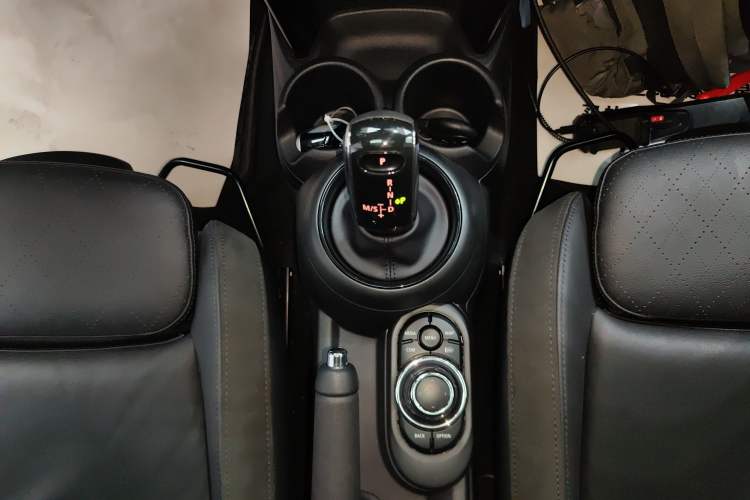 Used  MINI 2022 1.5T COOPER Artist
