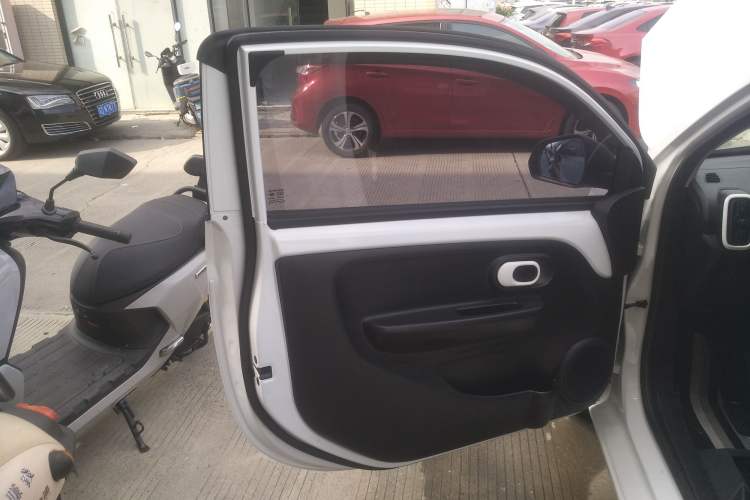 Used Roewe Clever 2022 311km QiQi BoBo Edition
