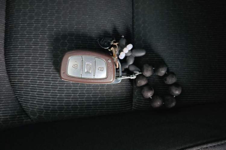 Used Hyundai Elantra 2016 1.6L Automatic ZhiXuan – Elite Version
