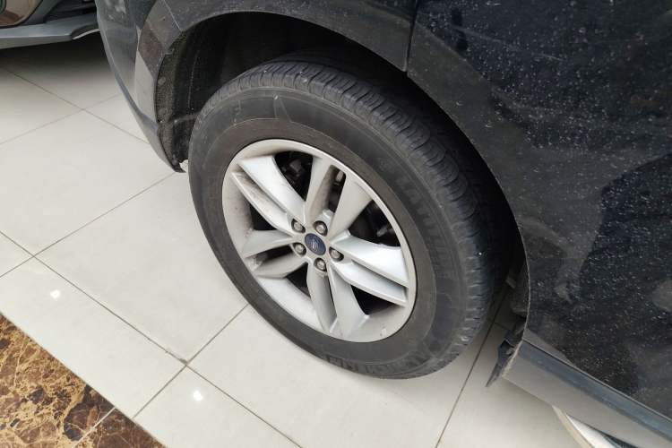 Used Ford Edge 2018 Facelifted EcoBoost 245 Two-Wheel-Drive Platinum Edition 5 Seats China V Emission Standard
