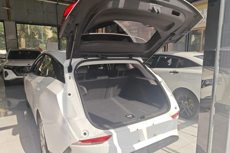 Used Buick Velite 6 2023 Revised Version 430 km Range – Commuter Edition