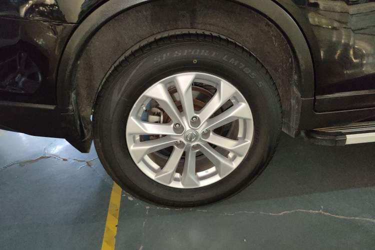 Used Nissan X-Trail 2014 2.5L CVT Leading Edition 4WD
