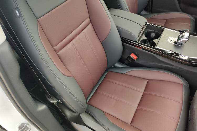 Used Land Rover Range Rover Evoque 2024 Aurora L 249 PS Prestige Light-Chasing Edition