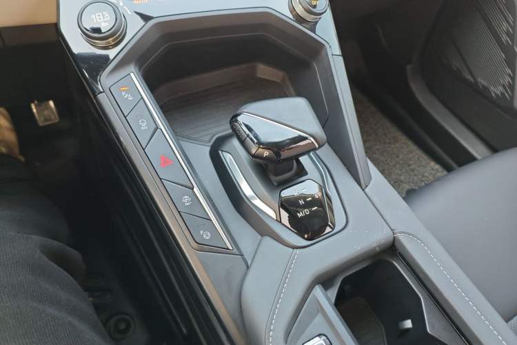 Used Lynk & Co 06 2021 1.5T Shero Pink Special Edition
