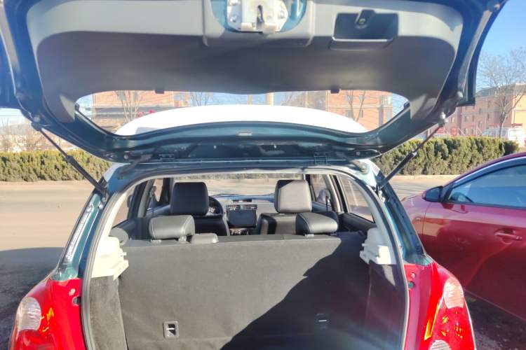 Used Suzuki Swift 2016 1.5L Automatic Fashionable Coolplay Edition
