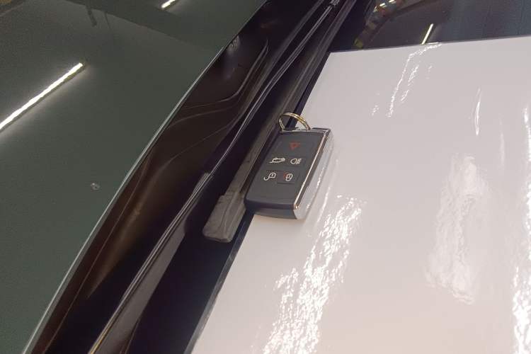 Used Land Rover Range Rover Evoque 2021 Range Rover Velar L 249PS R-Dynamic First Edition
