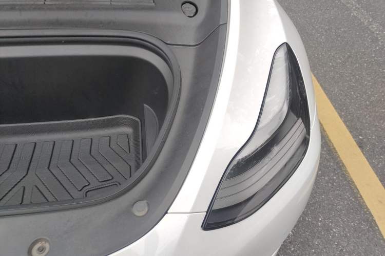 Used Tesla Model Y 2021 Standard Range Rear-Wheel Drive Version
