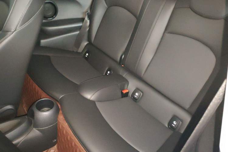 Used  MINI 2022 1.5T COOPER Classic Edition
