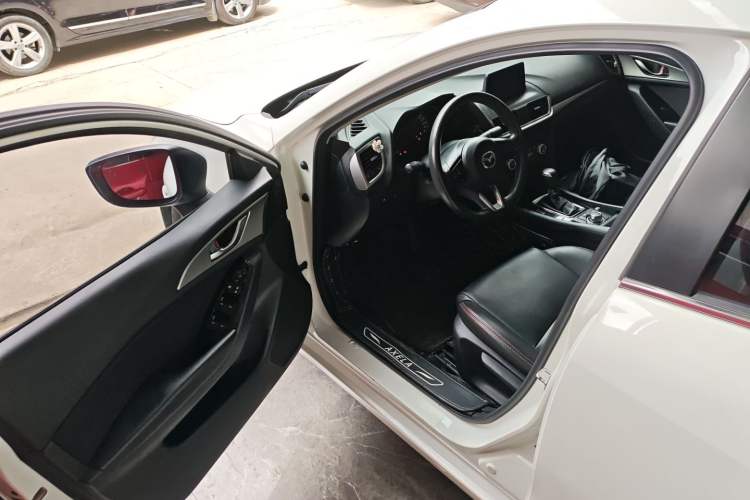 Used Mazda Mazda 3 Axela 2017 Sedan 1.5L Automatic Luxury Model Emission Standard China V

