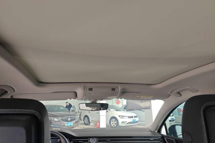 Used Volkswagen Magotan 2023 2 Million Units Limited Edition 330TSI DSG Leading Version
