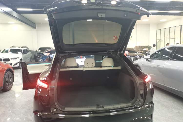 Used ONVO L60 2024 60 kWh All-Wheel Drive
