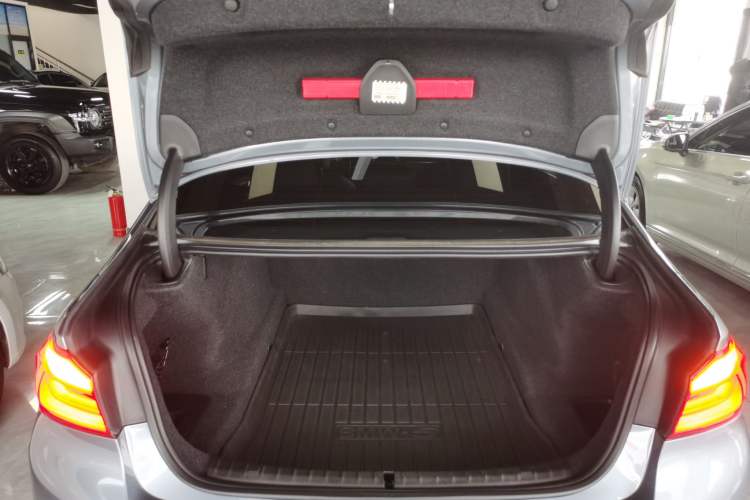 Used BMW 5 Series (Import) 2019 525i M Sport Package
