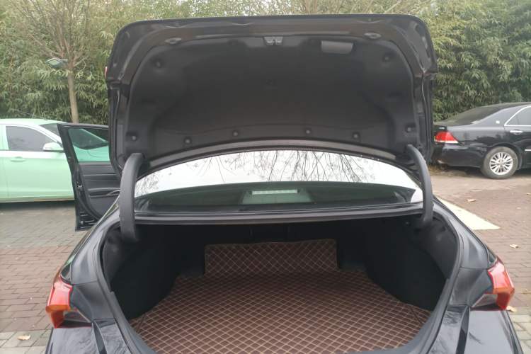 Used Toyota Avalon 2019 2.0L Ambition Edition China VI
