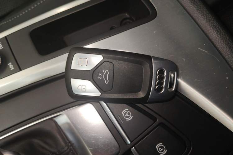 Used Audi A4L 2020 40 TFSI Luxury Dynamic Model