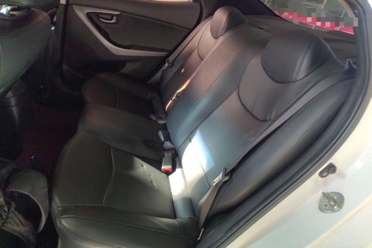 Used Hyundai Elantra 2016 1.6L Automatic Smart Version
