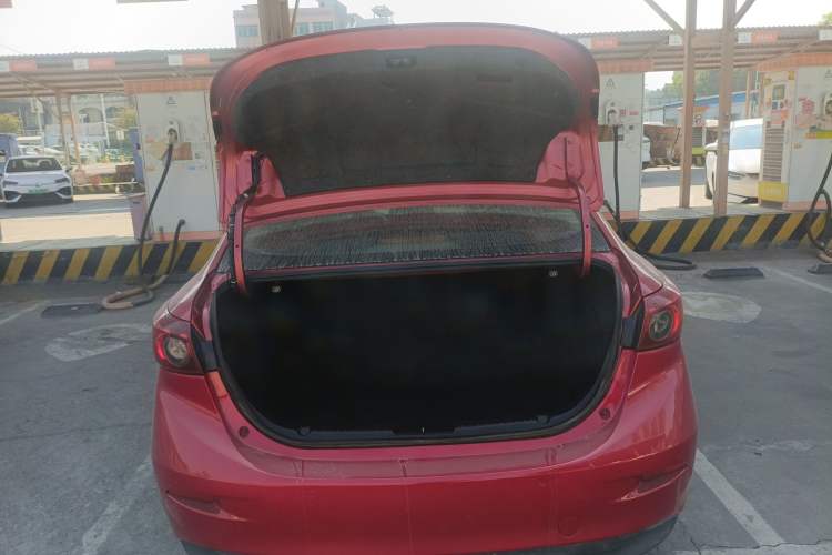 Used Mazda Mazda 3 Axela 2017 Sedan 1.5L Automatic Comfort Model Emission Standard China V
