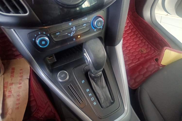 Used Ford Focus 2018 Hatchback Classic 1.6L Automatic Comfort Plus SmartDrive Edition
