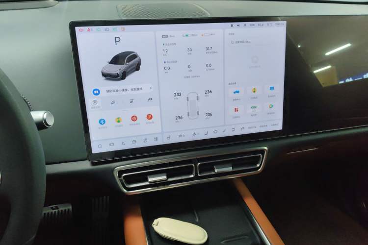 Used Li Auto L8 2023 Air model
