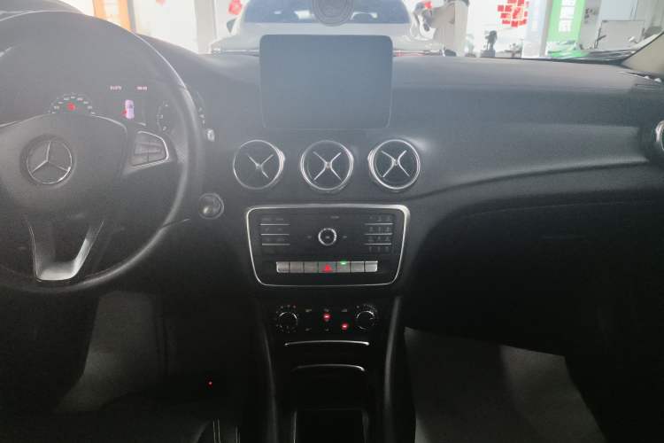 Used Mercedes-Benz GLA 2018 GLA 200 Fashion Model