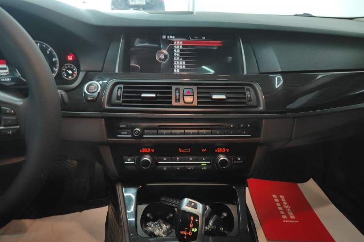 Used BMW 5 Series 2014 525Li Luxury Design Package
