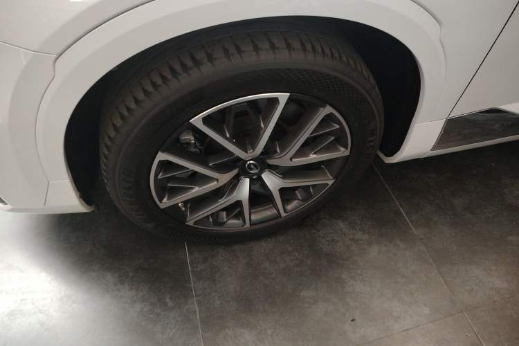 Used GAC Trumpchi ES9 2024 PHEV with 143 km Max