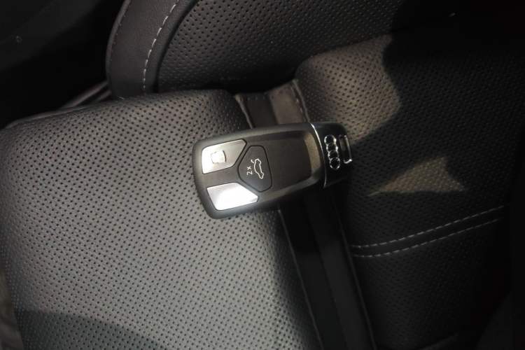 Used Audi A4L 2022 40 TFSI Fashion Dynamic Model
