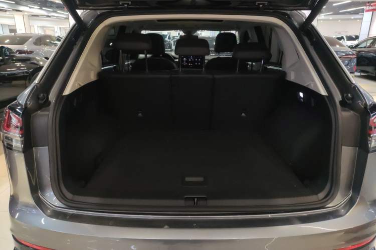 Used Volkswagen Tayron 2023 Revised Version 380TSI All-Wheel Drive R-Line High-Energy Edition