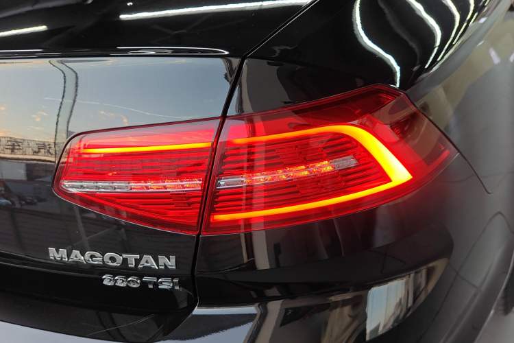 Used Volkswagen Magotan 2019 330TSI DSG Leading Edition China V Standard
