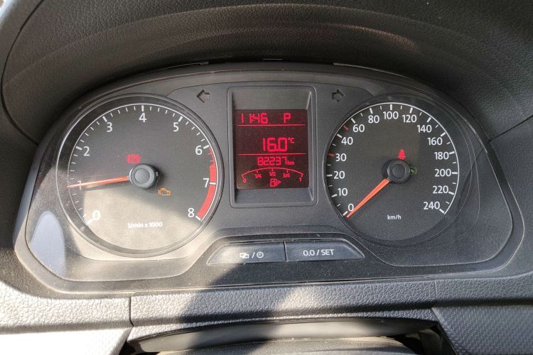 Used Volkswagen Jetta 2015 1.6L Automatic Fashion Model
