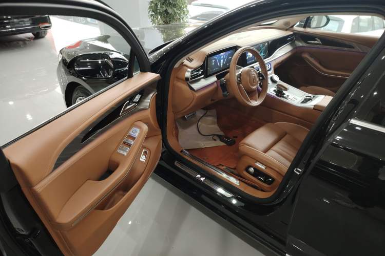 Used Hongqi H9 2023 2.0T Smart Connect Flagship Edition
