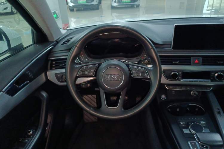 Used Audi A4L 2019 40 TFSI Fashion Edition China VI Emission Standard
