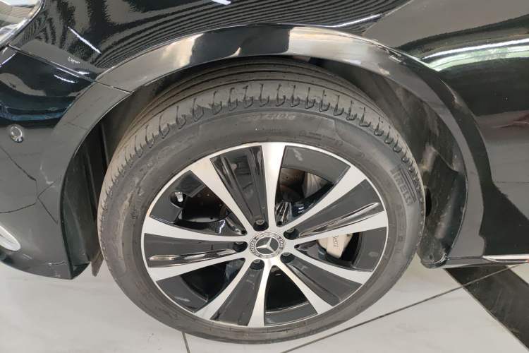 Used Mercedes-Benz E-Class New Energy 2023 E 350 e L Plug-in Hybrid Sedan
