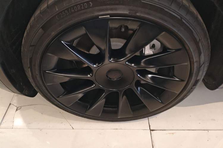 Used Tesla Model Y 2022 Rear-Wheel-Drive Version
