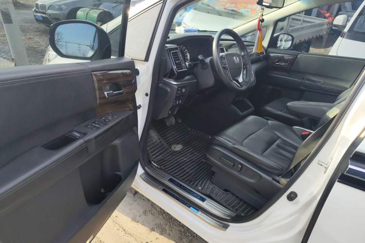 Used Honda Elysion 2016 2.4L Luxury Edition