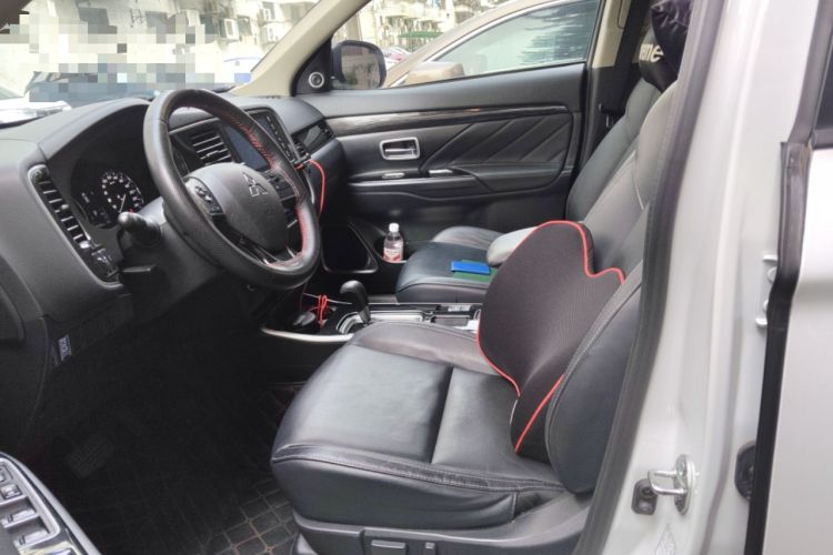 Used Mitsubishi Outlander 2019 2.0L Two-Wheel Drive Comfort Edition 5 Seats China VI Standard