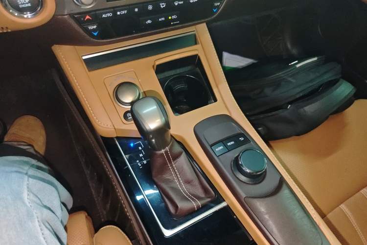 Used Lexus ES 2015 200 Comfort Edition
