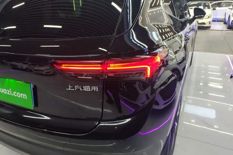 Used Buick Envision 2022 Facelift Encore S 552T Two-Wheel-Drive Luxury Model
