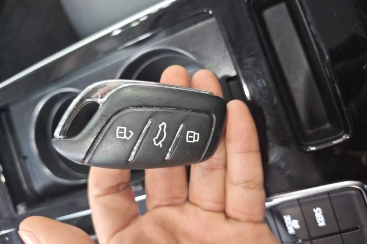 Used Roewe i6 MAX New Energy 2022 EV 500 Skyroof Flagship Edition
