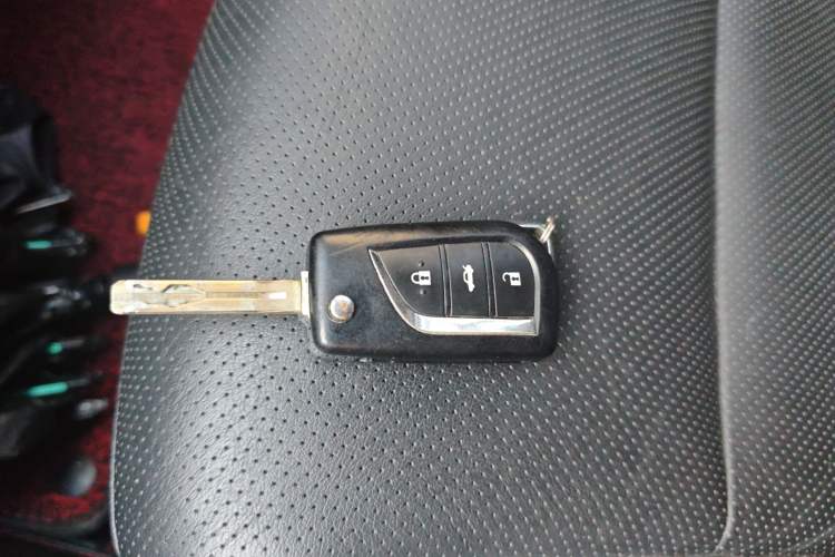 Used Toyota Camry 2015 2.0G Premier Edition
