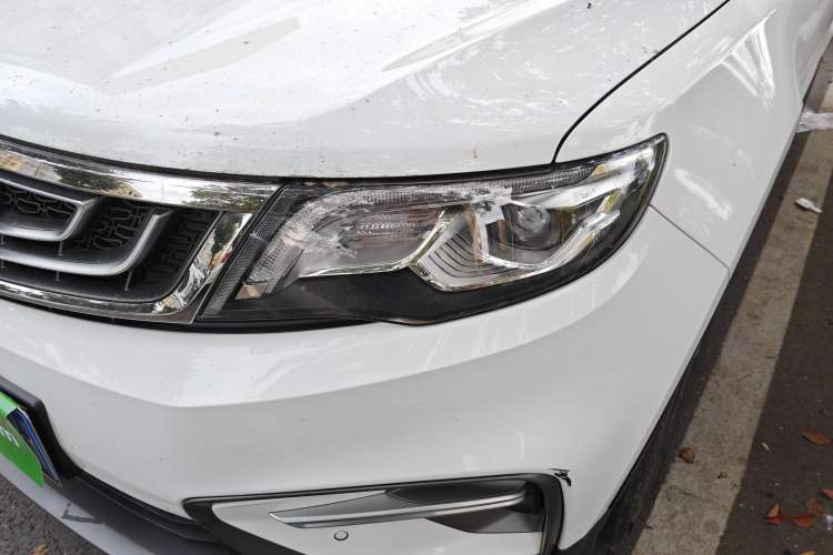 Used Geely Auto Emgrand X7 Sport 2018 1.8TD Automatic Two-Wheel Drive Smart Connect 4G Internet Edition
