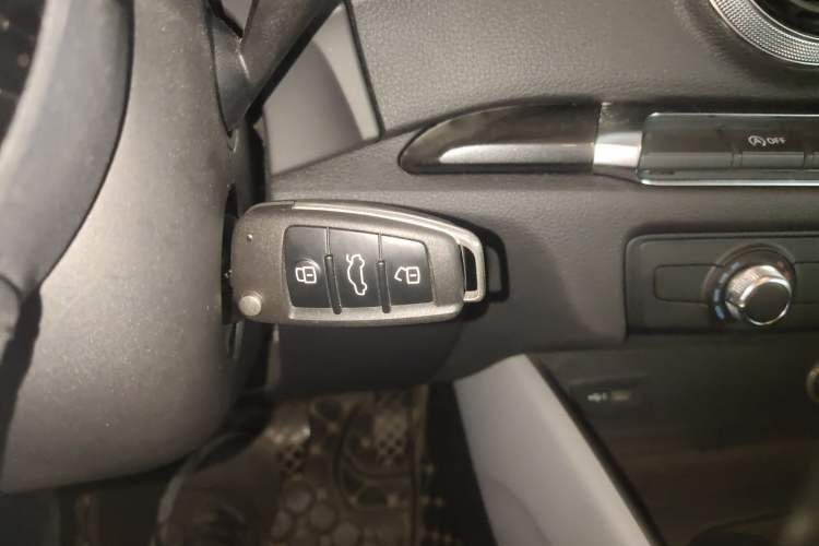 Used Audi A3 2019 Limousine 35 TFSI Fashion Edition China VI Emission Standard
