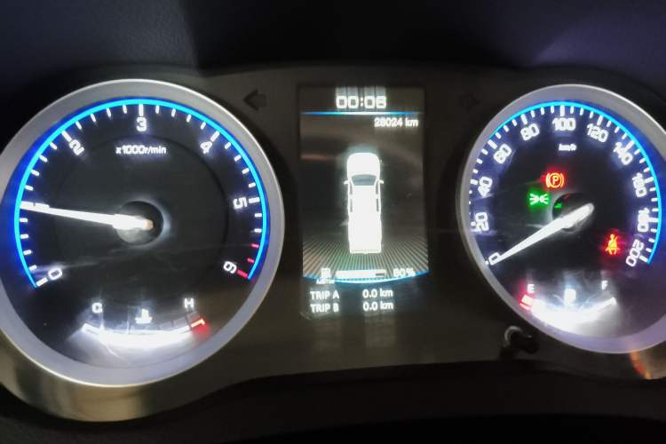 Used Huanghai Da Niu 2022 2.8T Pioneer Edition Manual Diesel 4x4 Value-Added Flatbed Cargo Box JE493ZLQ6H
