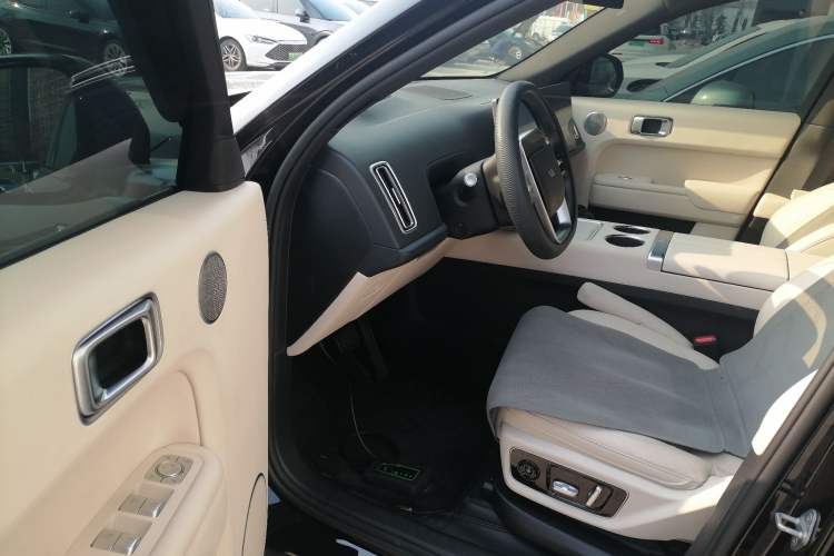 Used Li Auto L7 2023 Air model
