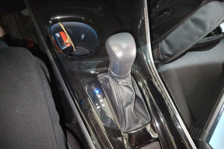 Used Toyota IZOA 2020 2.0L Enjoy Edition
